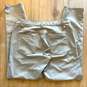 Lululemon ABC pant. Matte Khaki 30 x 30